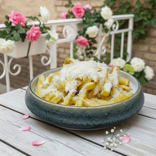 CARTOFI PRAJITI CU BRÂNZĂ