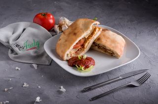 Sendvič u domaćoj lepinji sa pohovanom piletinom