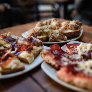 Tosta De Panceta Ibérica Con Queso