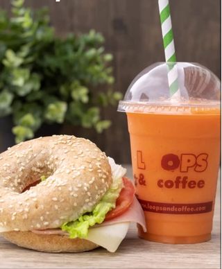 Combo Box Bagel de Bacon + Bebida Helada