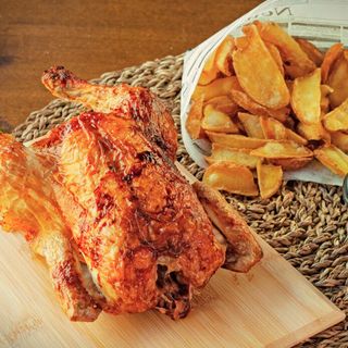 Combo 1 Pollo Asado + 2 Bandejas De Patatas Fritas