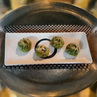 7. Gyoza di spinaci con ripieno di gamberi brasati - 4 pezzi