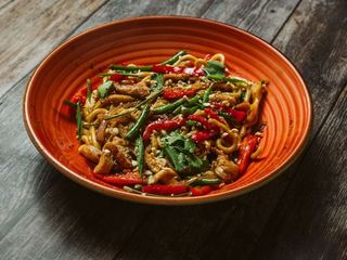 Lagman z kurczakiem