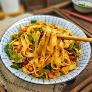 Ensalada De Piel De Toufu 拌豆腐皮