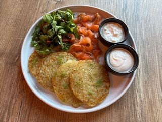 Деруни з червоною рибою (320g)