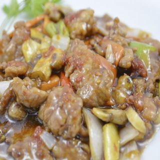 52. Ternera con salsa picante