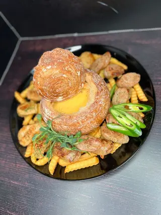 Ковбаски фірмові в сирній бані від шефа (600/200/200/200g)