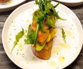 Tosta de Salmon y aguacate