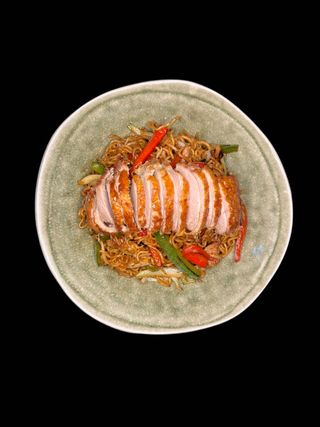 Yakisoba con pato asado