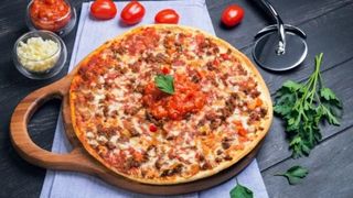 Pizza Boloñesa (30  X 30 Cm.)