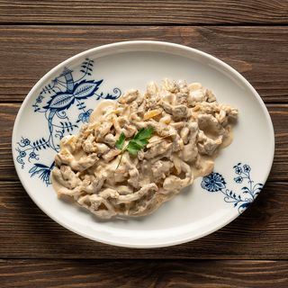 Бефстроганов з грибами