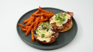 Huevos Benedictine