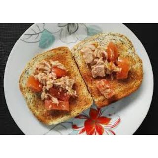 Tostada de tomate y atún / Anchoas opcional 
