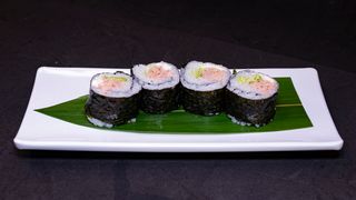 79. Futomaki De Atún Cocido (4 Uds.)