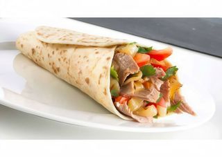 Piadina kebab menù con patatine e bevanda 33 cl lattina