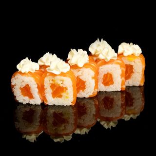 Uramaki fresh salmon