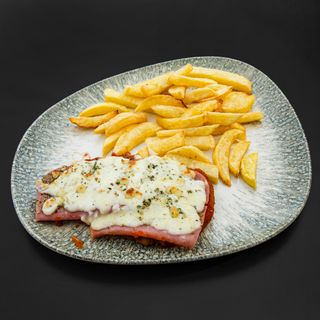 Milanesa Argentina Gratinada Al Horno De Leña De Pollo O Ternera