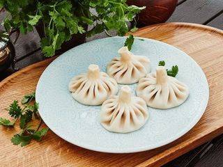 Хінкалі з яловичиною та зеленню (75g)