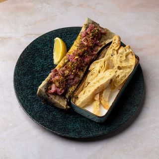 Tatar biftek u koštanoj srži