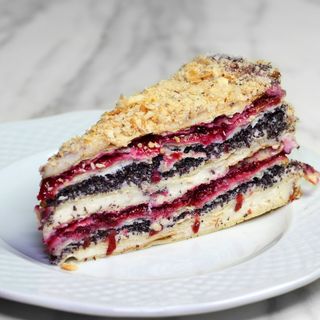 Napoleon z wiśniami i makiem