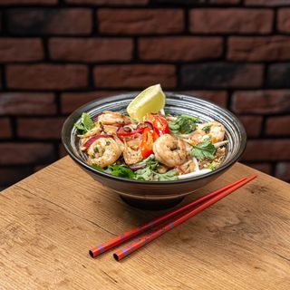 Pad thai z krewetkami