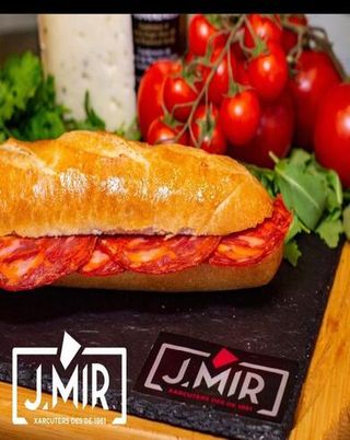 Bocadillo De Chorizo Ibérico Con Aceite De Oliva 