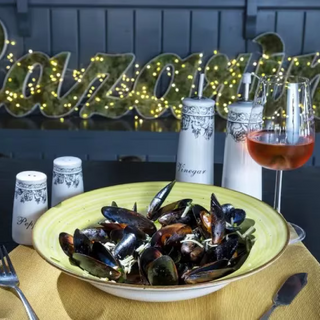 Scoici in sos de vin