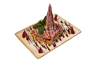 Классические вафли с ягодами и мороженым (250 г)