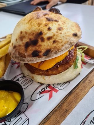 Master Burger Naan