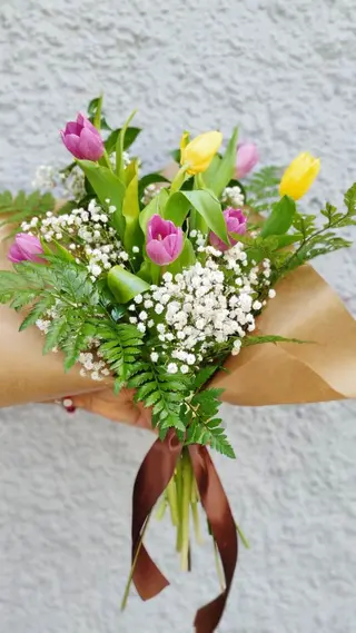 RAMO DE TULIPANES