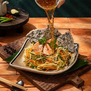 Ensalada Mango De Mamá- Nom Xoai Tom.