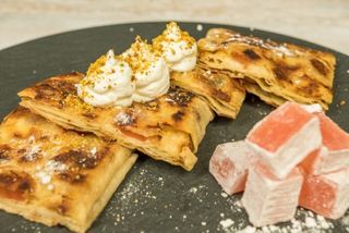 Гюзлеме c домашно сладко от Круши