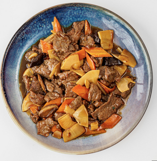 Ternera Con Bambú Y Seta