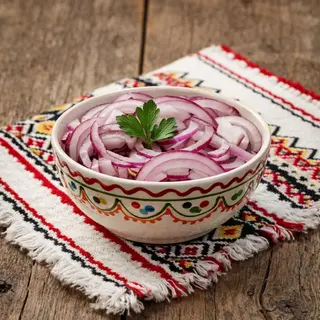 Salată de ceapă roșie