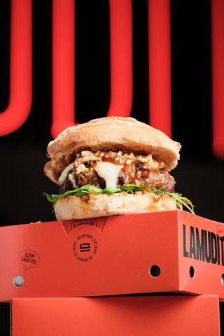 PUTANESCA BURGER - BURGER DEL MES