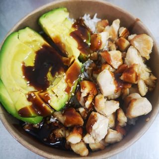 POLLO E AVOCADO