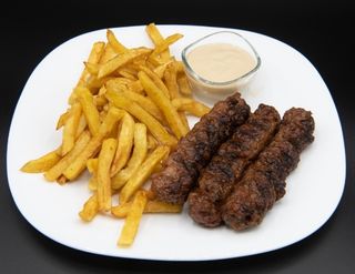 Meniu 3 mici + cartofi prajiti