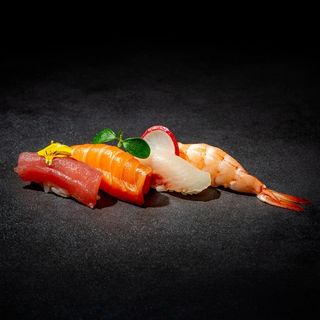 59. Nigiri mix 4 pezzi