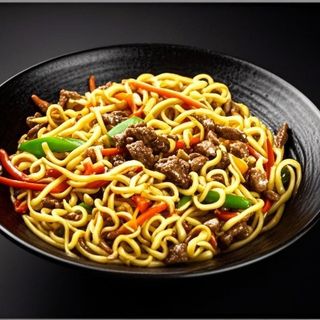 77. Yakisoba de Ternera. Beef Yakisoba