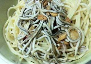 Spaghetti Aglio Con Gulas