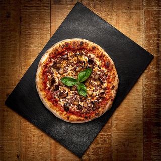 Pizza bolognaise
