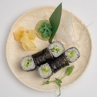 Мини ролл с огурцом