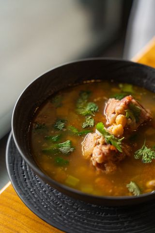 Суп наваристый из бычьих хвостов