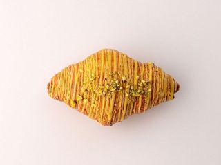 Круасан із фісташковим кремом (95g)