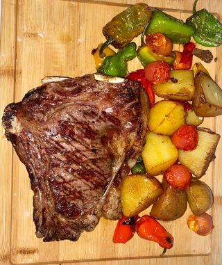 Chuletón A La Brasa (Ración)