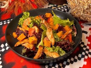 Салат з куркою та гарбузом