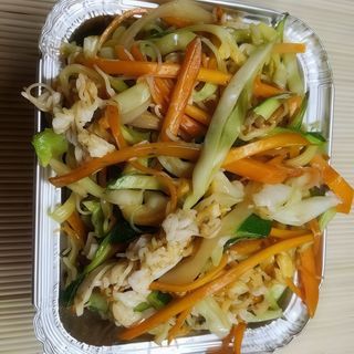 Spaghetti di riso con verdure