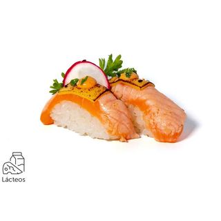 120-Nigiri cheese fire salmon