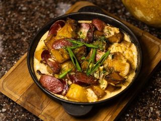 Пательня з мисливськими ковбасками (350g)