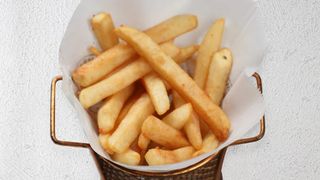 Картофель фри с сырным соусом